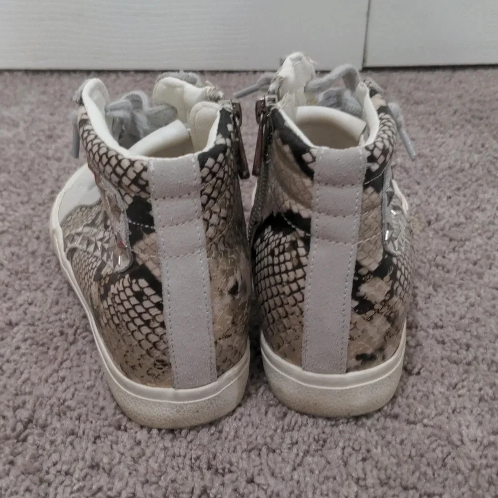 Vintage Havana Snakeskin Star Studded Hidden Wedge High Top Sneakers Grey 4.5